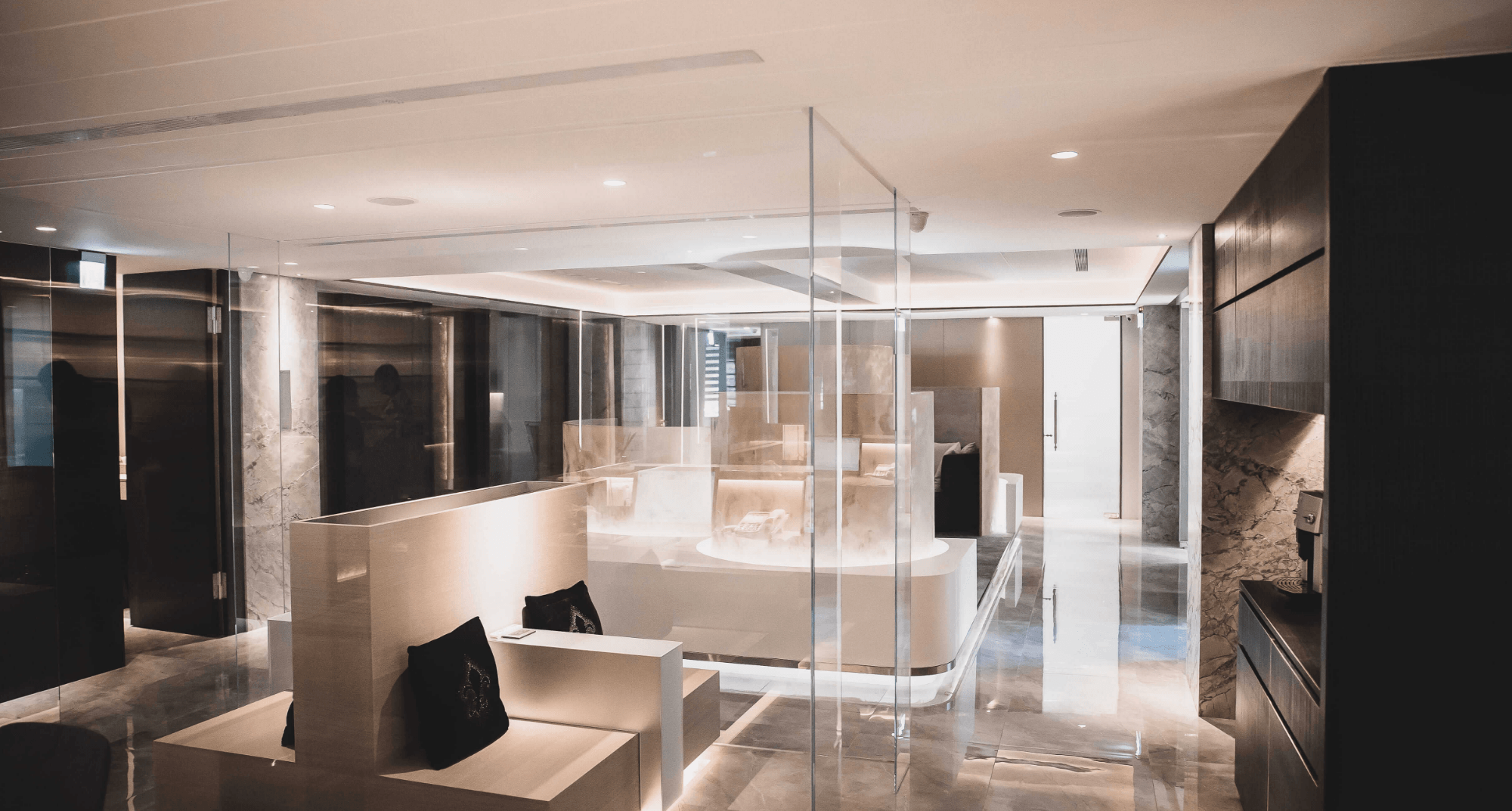 iSKIN尚行美診所等待大廳